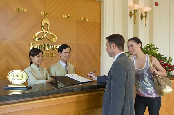 5 khó khăn của nghề lễ tân khách sạn