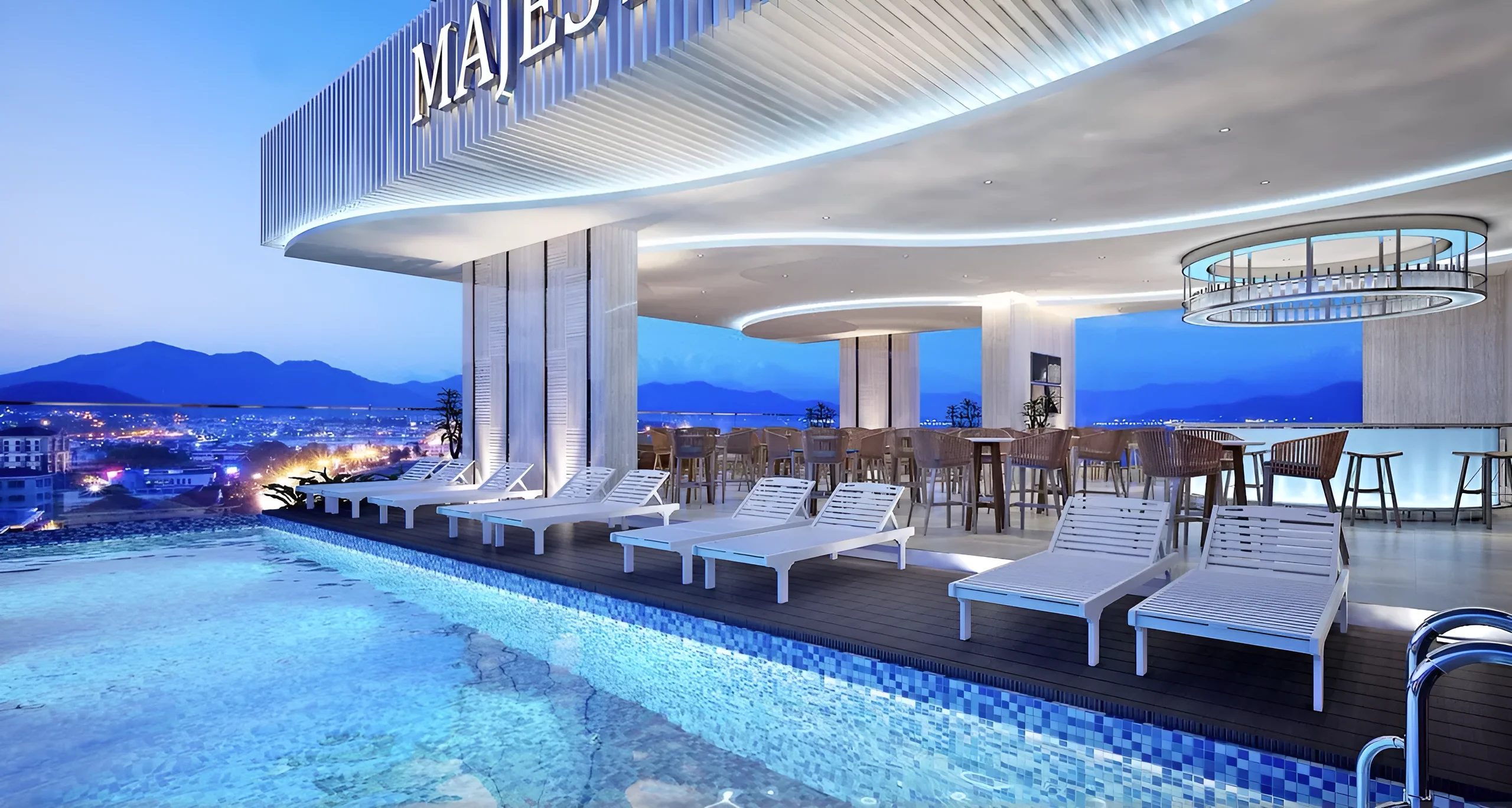 bể bơi khách sạn majestic nha trang