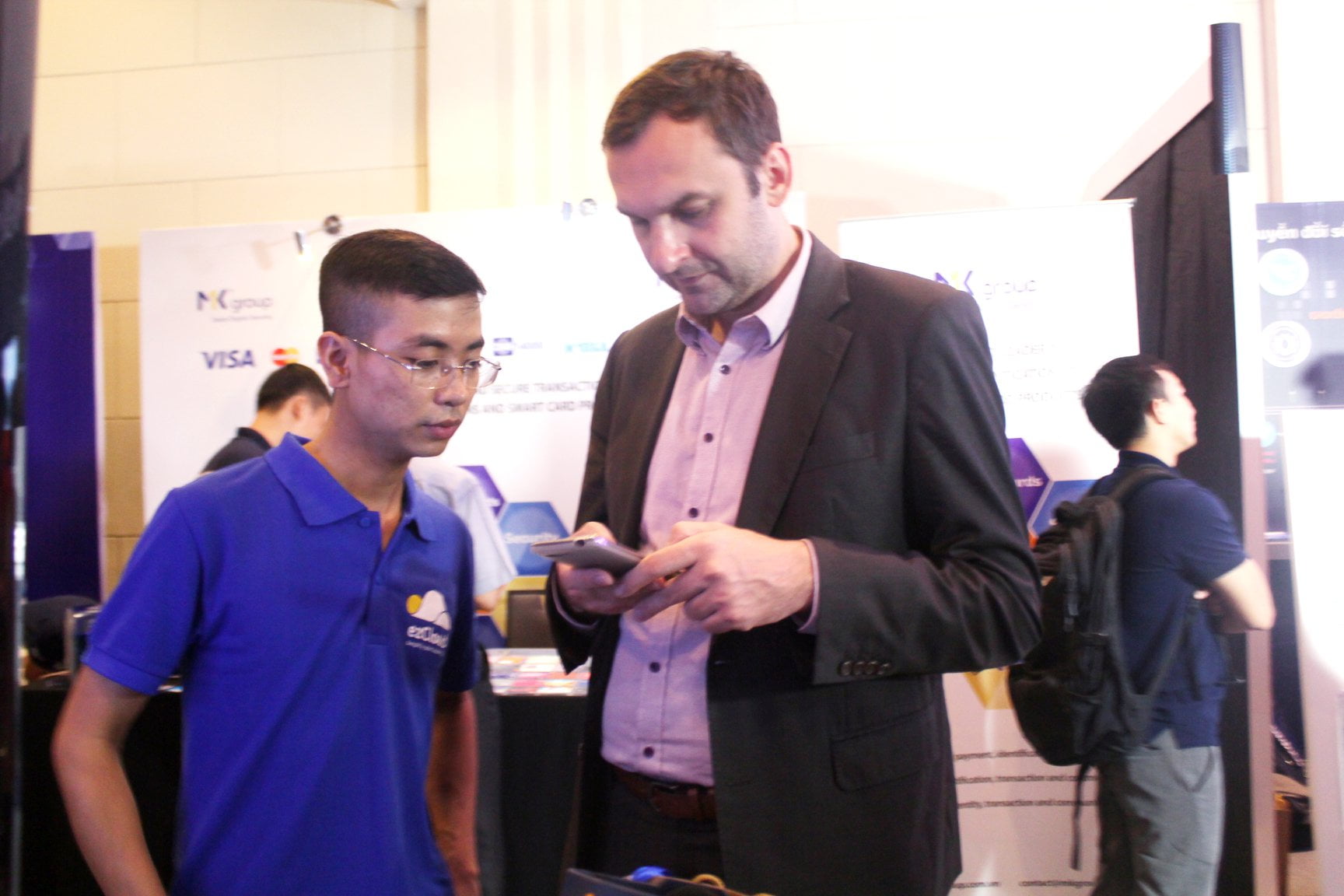Gian hàng ezCloud tại sự kiện Vietnam ICT Summit 2019