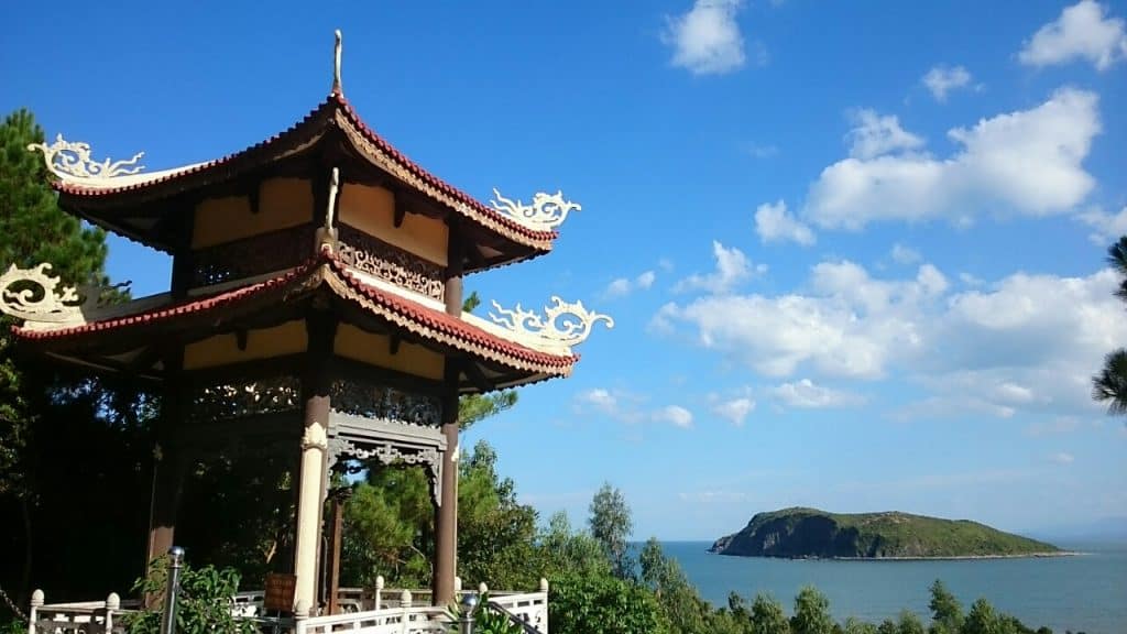Địa điểm du lịch Quảng bình, Vũng Chùa - Đảo Yến 