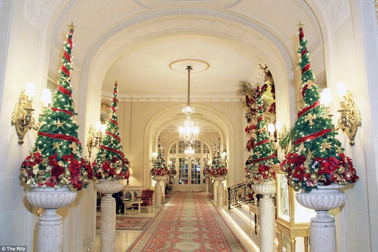 Gợi ý trang trí khách sạn mùa Noel ấn tượng, thu hút nhất