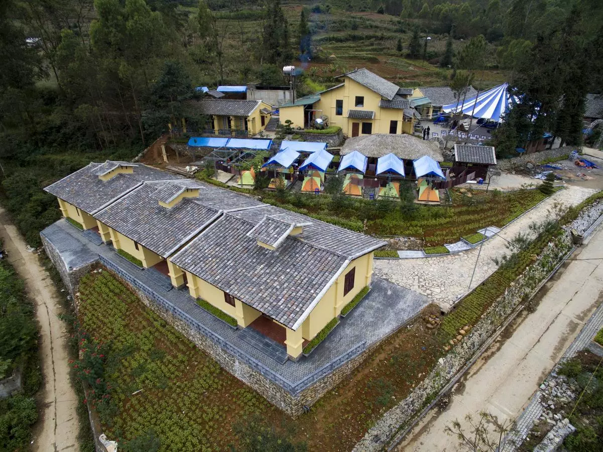 dong van b&b nhìn từ trên cao