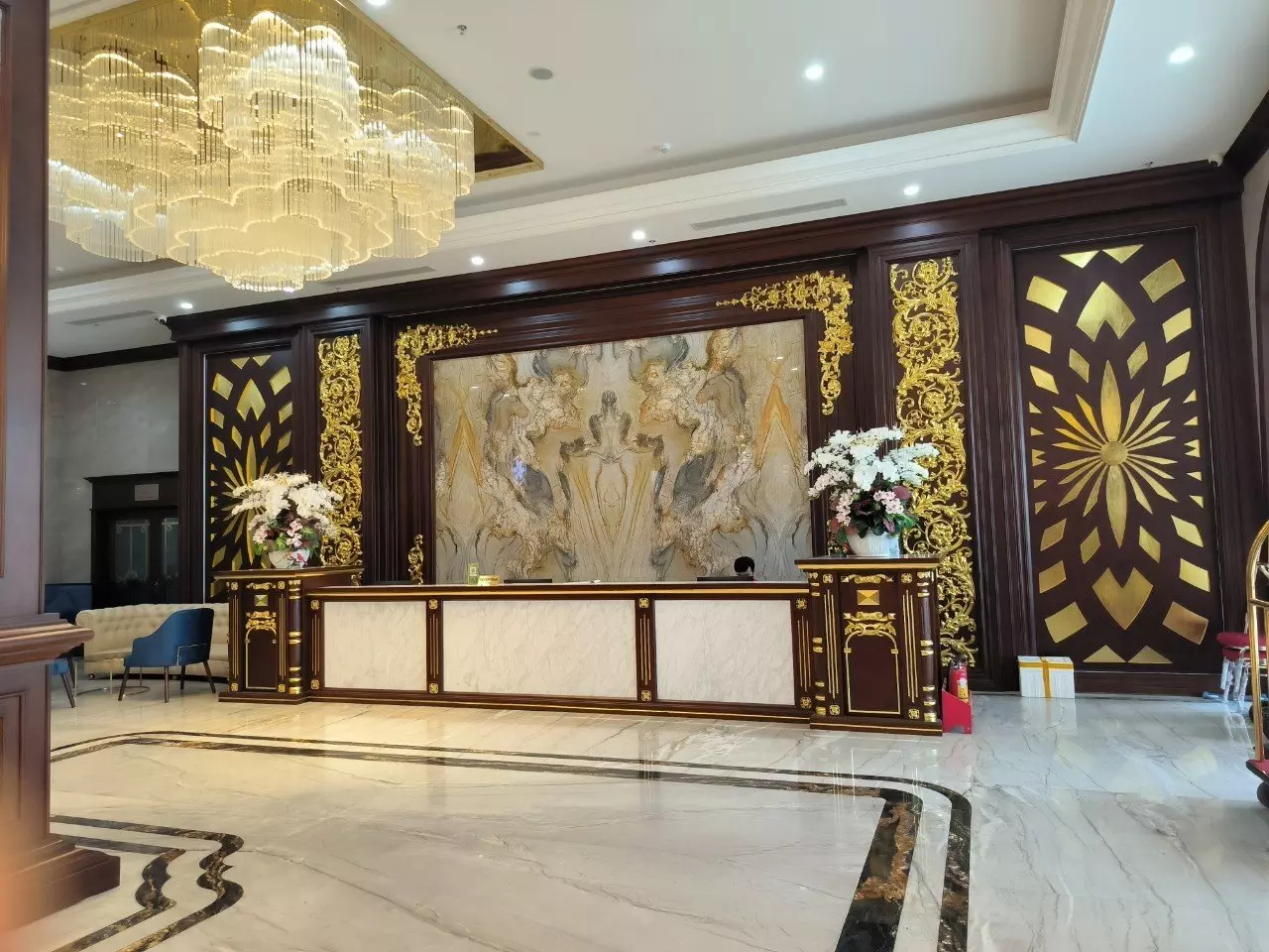 sảnh chờ cửa đông luxury hotel