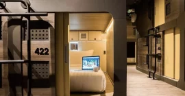 capsule hotel là gì