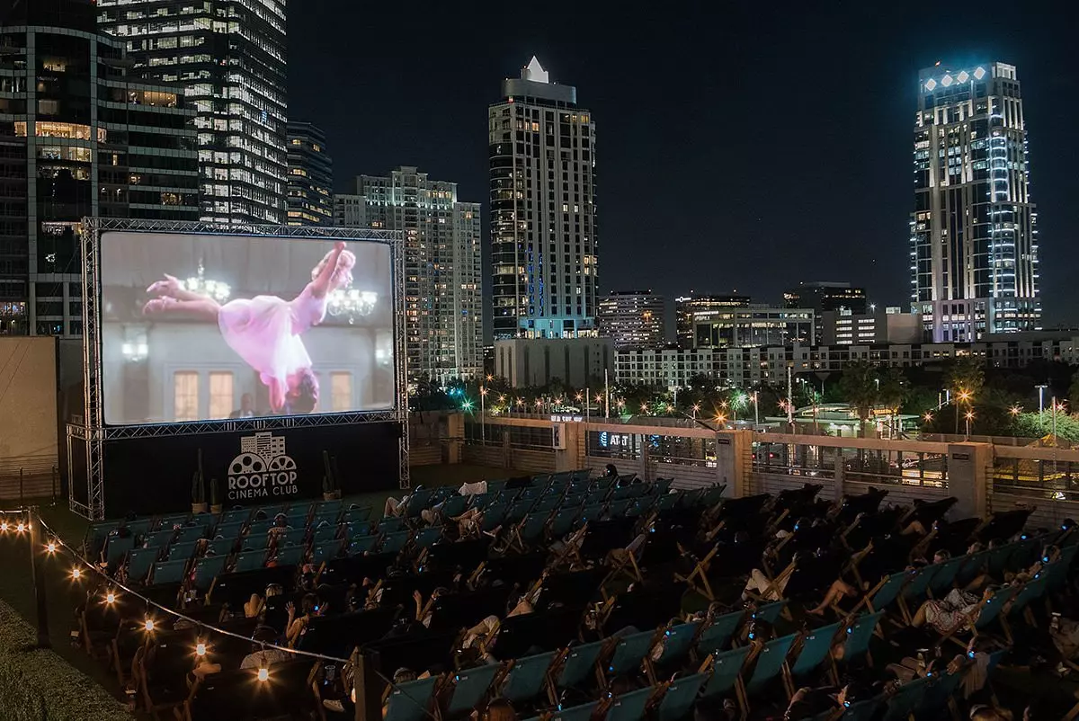 khoảnh khắc náo nhiệt tại rooftop cinema