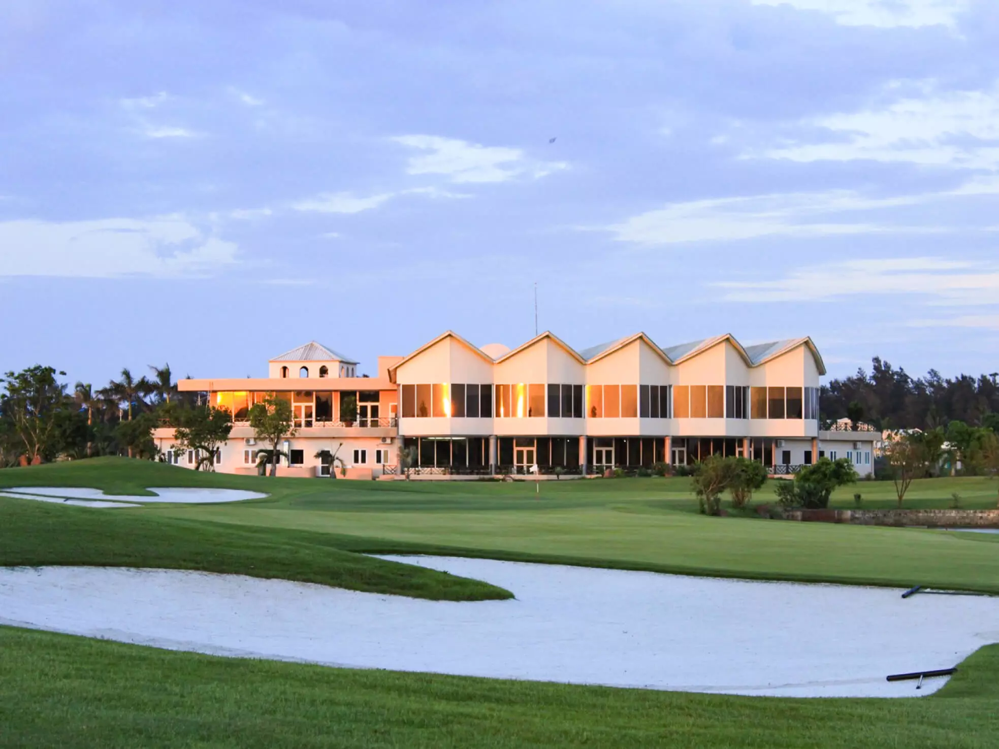 toàn cảnh khách sạn cửa lò golf resort