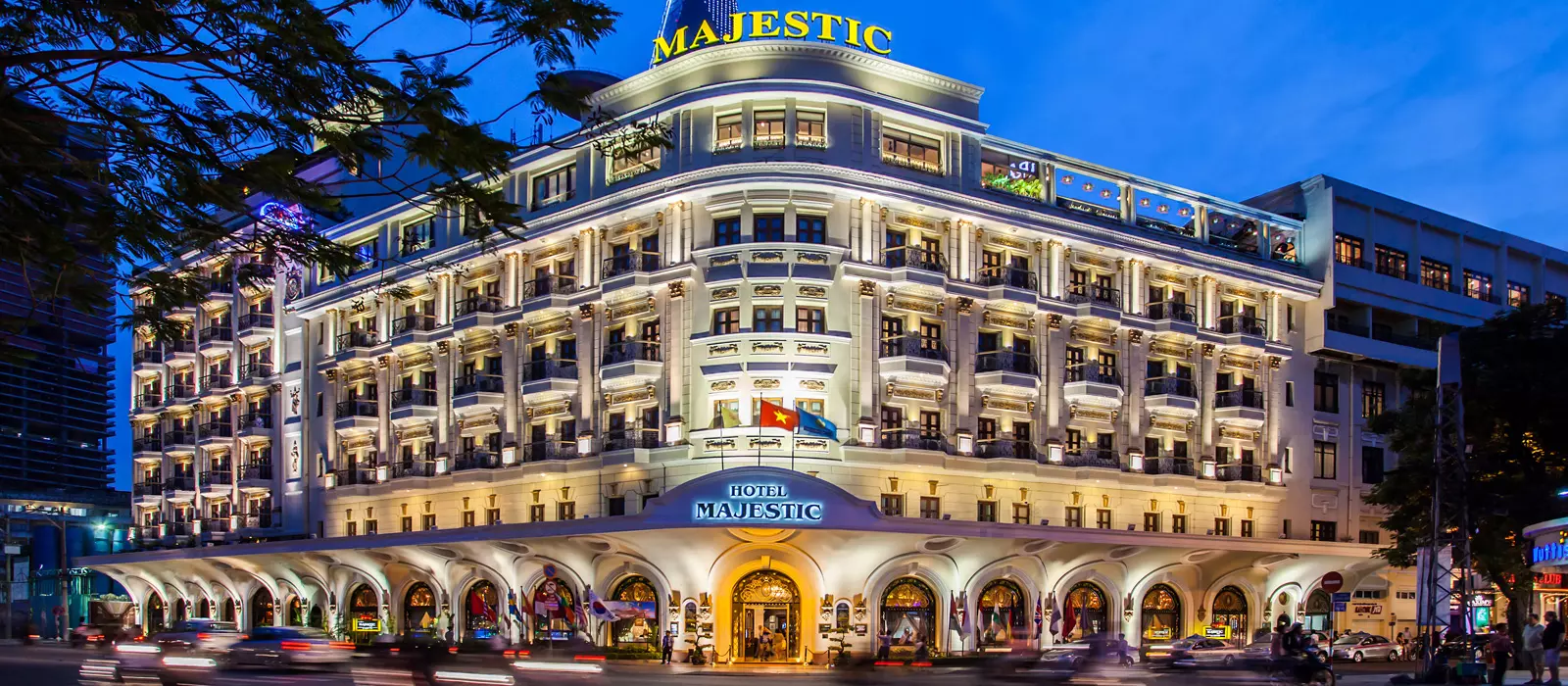 khách sạn majestic