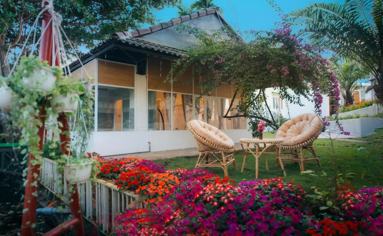 góc sân vườn tuyệt đẹp tại homestay vườn pháp 3