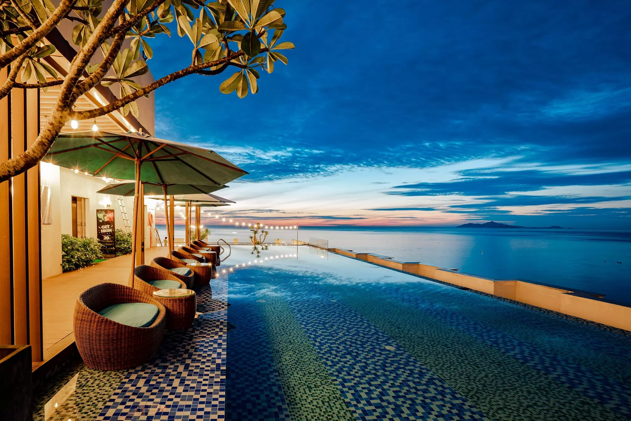 hồ bơi khách sạn haian beach hotel spa