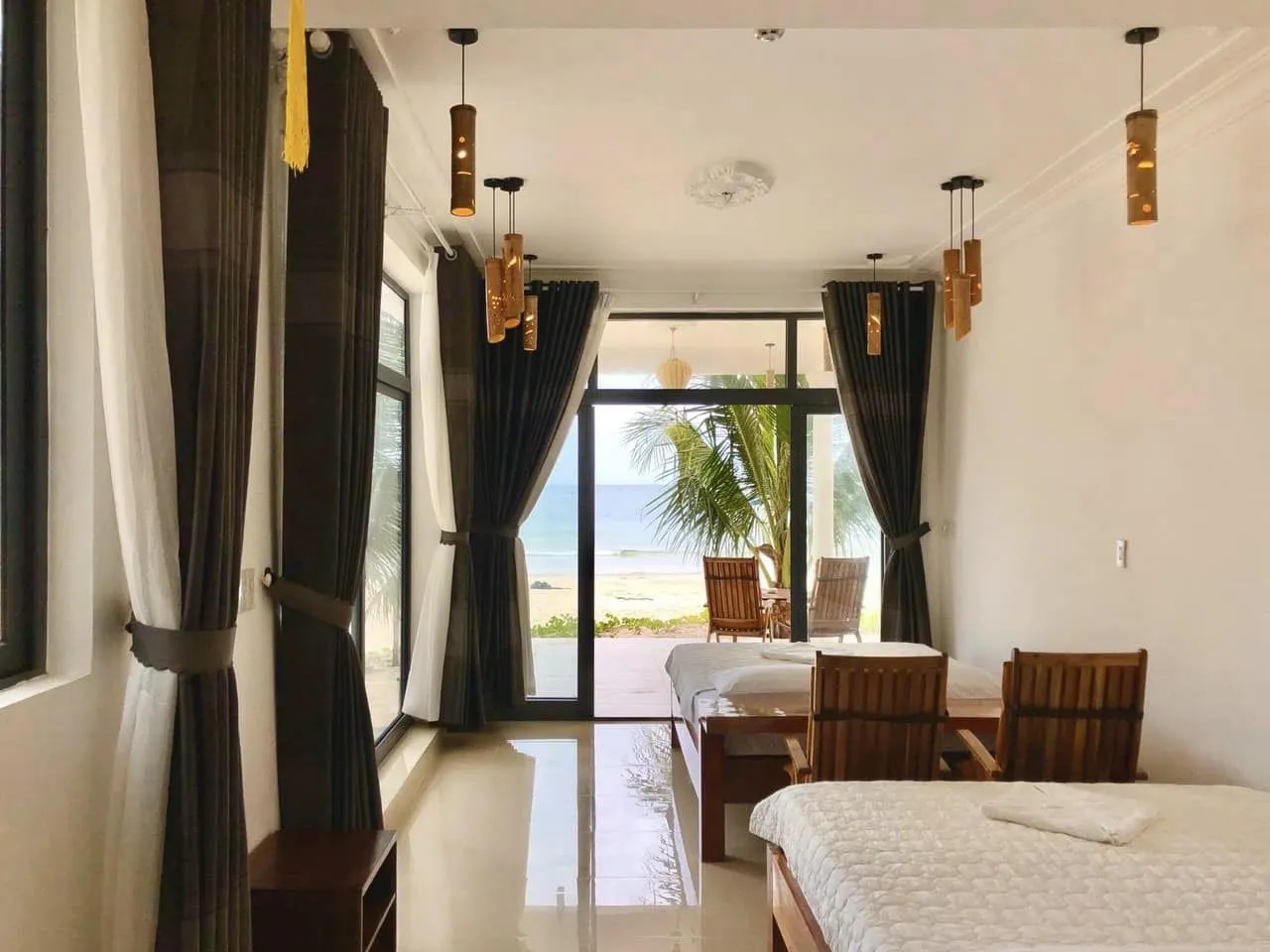 view biển nhìn từ phòng ngủ tại Timothe Beach Bungalow