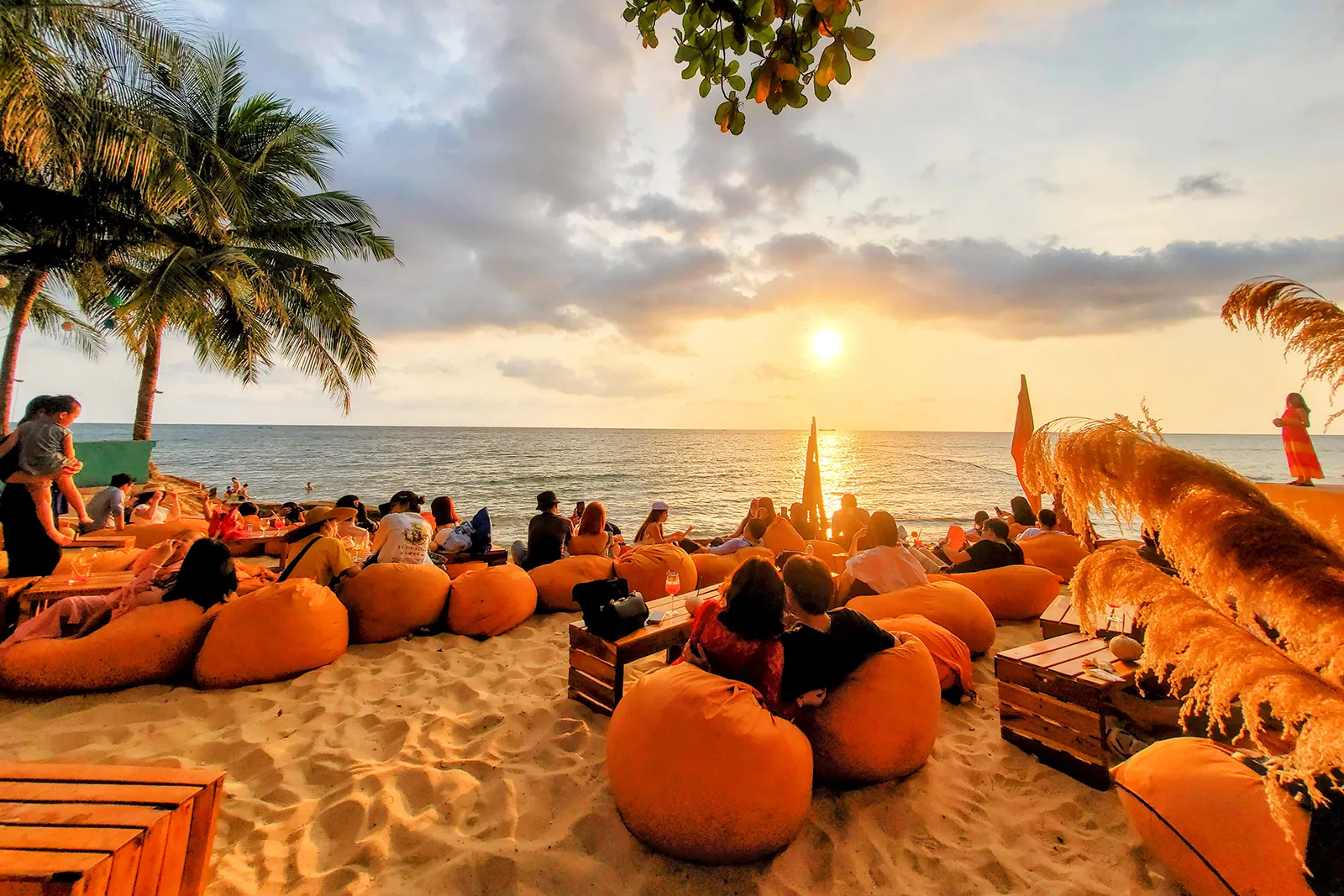 ocsen beach bar club phú quốc