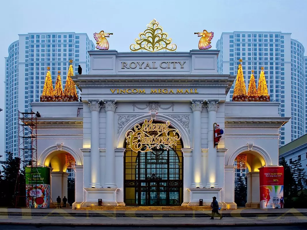 royal city nhìn từ bên ngoài