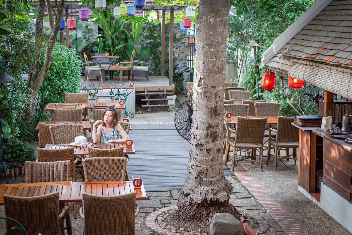 nhà hàng coconut garden 