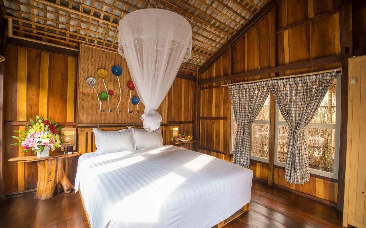 phòng ngủ mộc mạc tại mekong rustic homestay