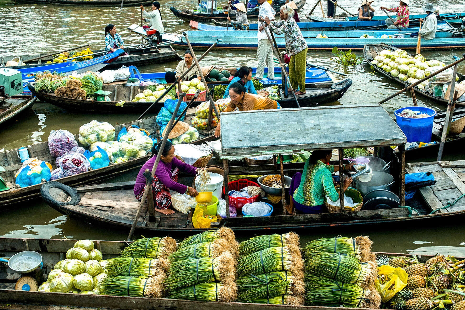 chợ nổi ngã năm 